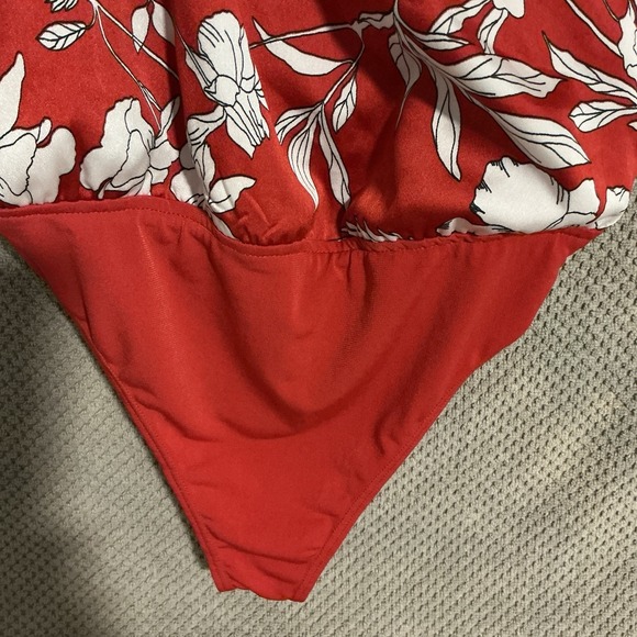 Express Women's LOT (1) Floral Thong Bodysuit & (1) Halter Coral Blouse Sz Small - Picture 8 of 16